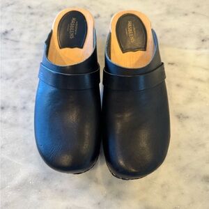 Swedish Hasbeens like new